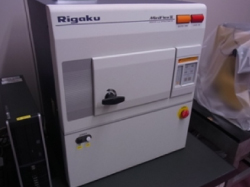 X-ray diffractometer (XRD)